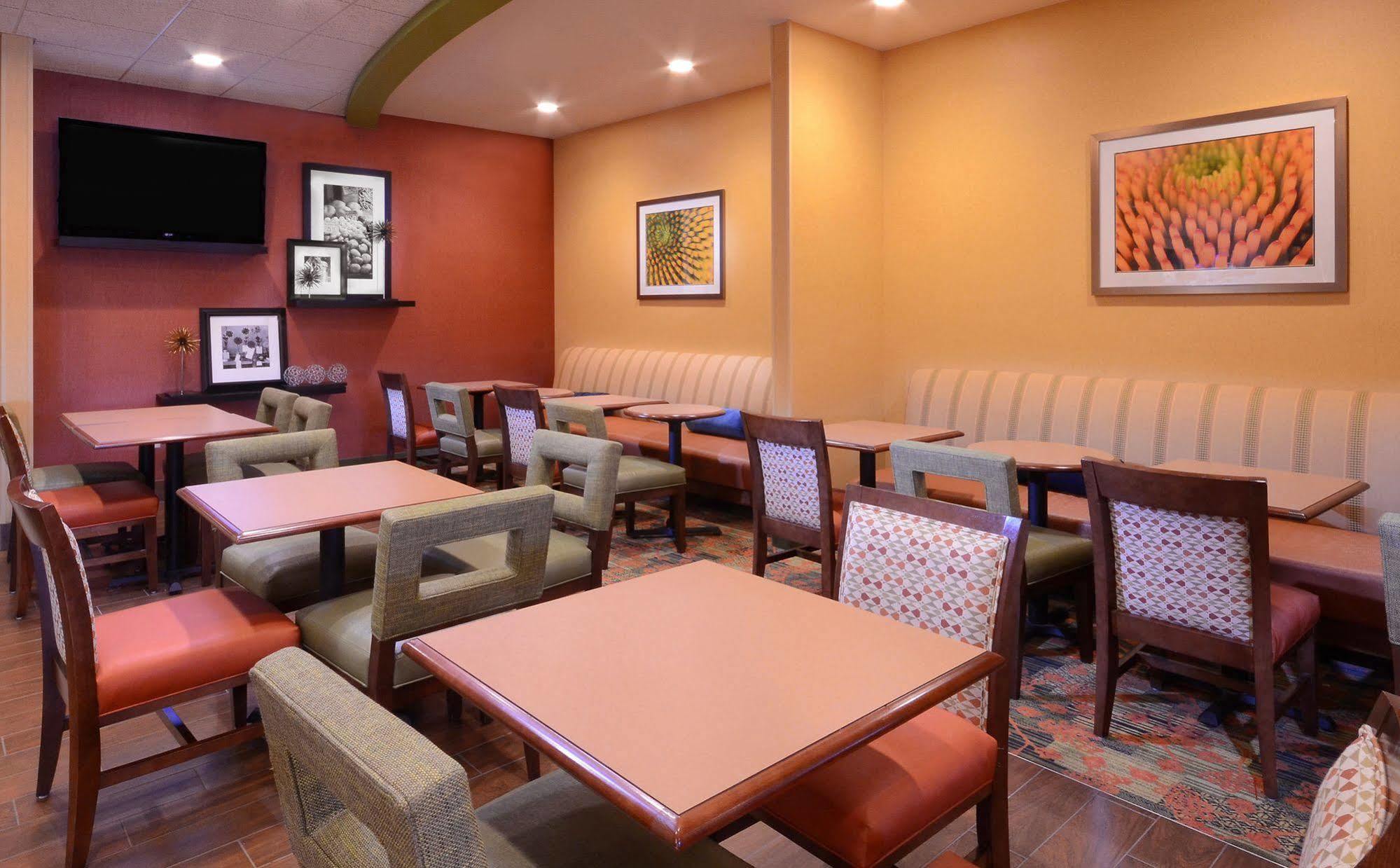 Hampton Inn Fayetteville Fort Bragg Eksteriør billede